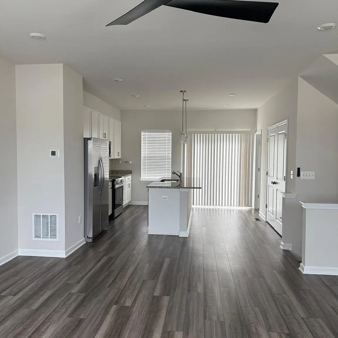 3 bed, 2.5 bath, 1666 sqft, $1,970 — Photo 1