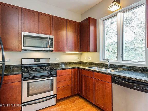 4th image of 2065 N Kedzie Ave APT 221