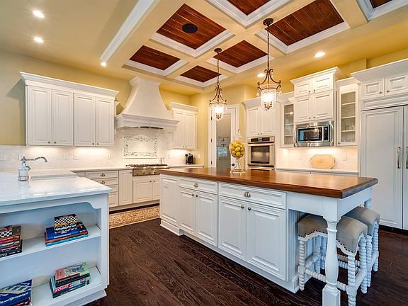 4th image of 8868 Bayside Ct