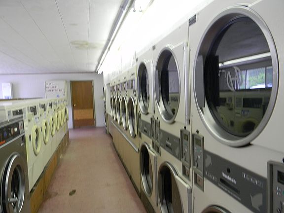 5th image of 106 Church St