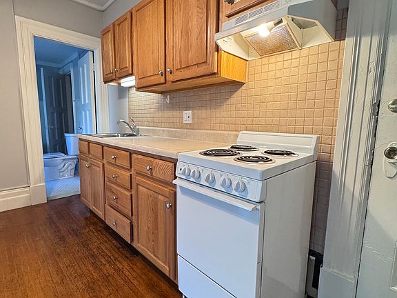 3rd image of 13 S Goodman St Unit 6