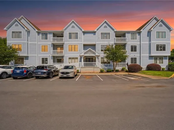 4 Harbor Watch Dr Unit 508, Chesapeake, VA 23320