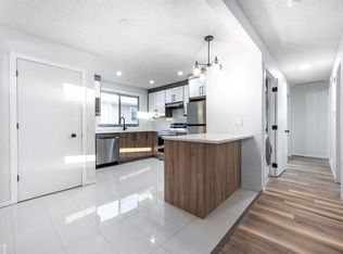 1432 W 43rd St NE, Calgary, AB T2A 3L6