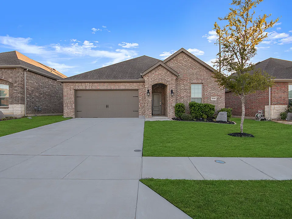 3102 Moccasin Ln