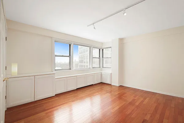 Sold by Corcoran | media 14
