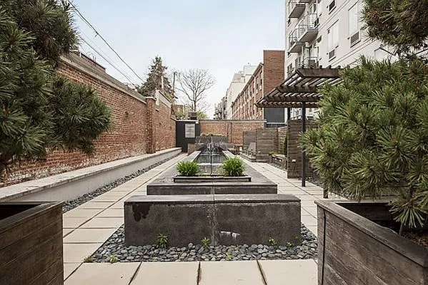 Rented by Bold New York | media 47