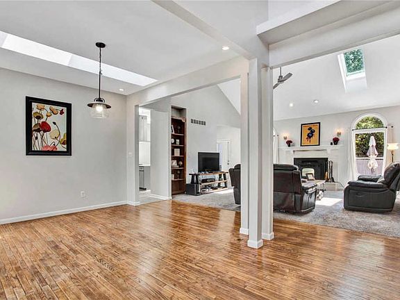 4th image of 435 Mission Bay Dr