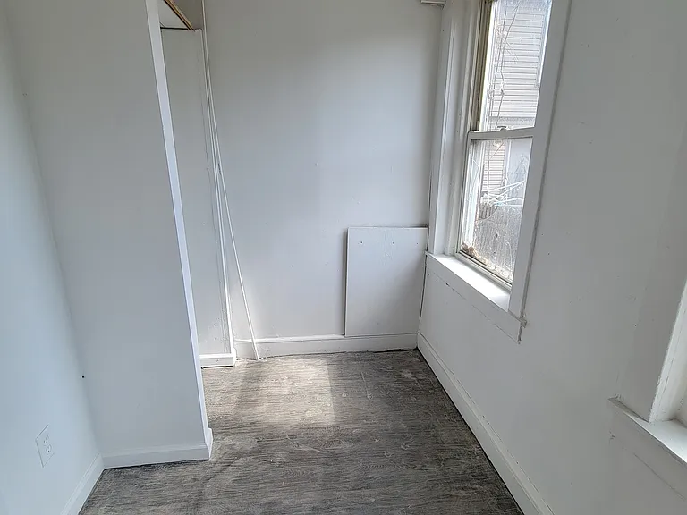 806 W 5th St #1 — Photo 9