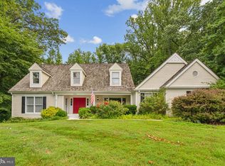 9248 Wood Glade Dr, Great Falls, VA 22066
