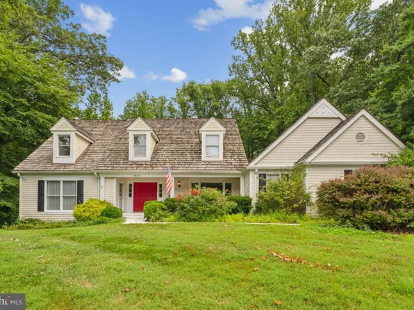 9248 Wood Glade Dr, Great Falls, VA 22066