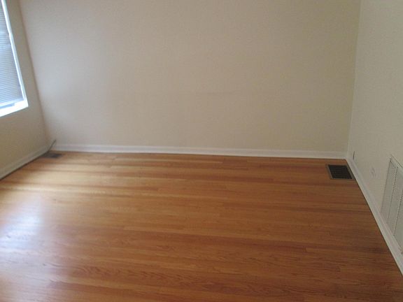 2nd image of 6509 N Ashland Ave