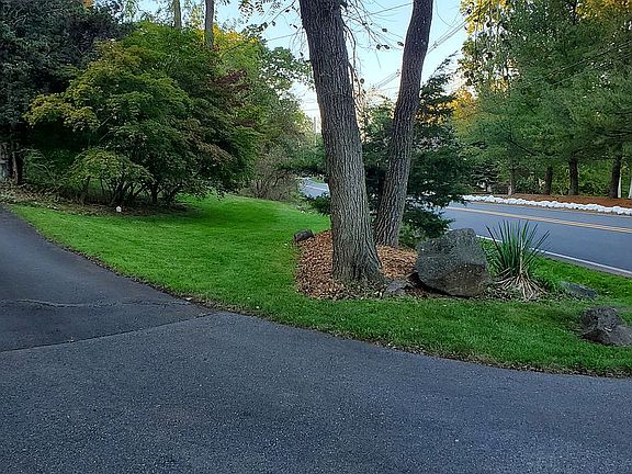 5th image of 67 Hook Mountain Rd