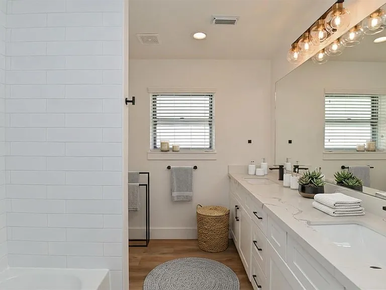 1054 Bethlehem St — Photo 12