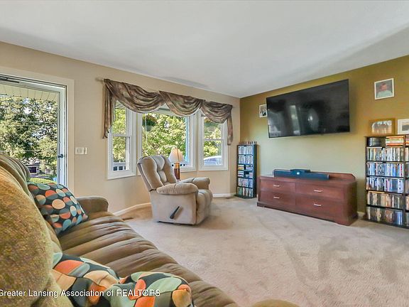 5th image of 2063 Arch Rd