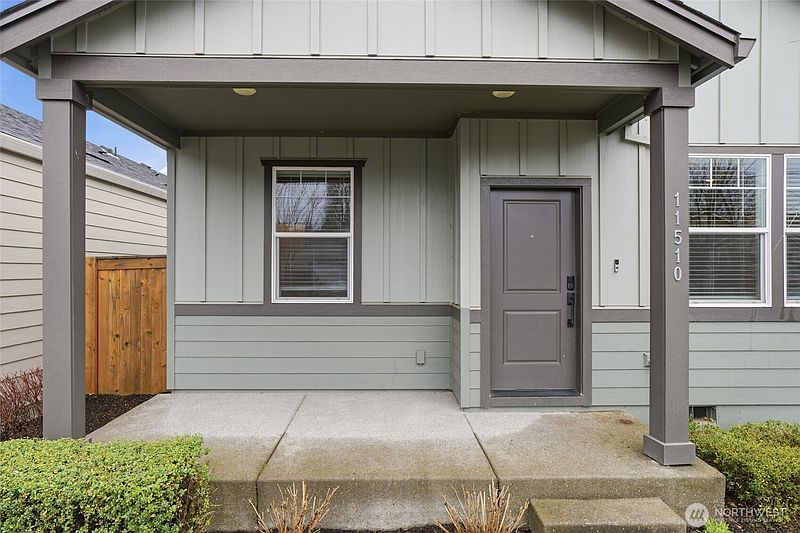 5th image of 11510 NE 16th Street