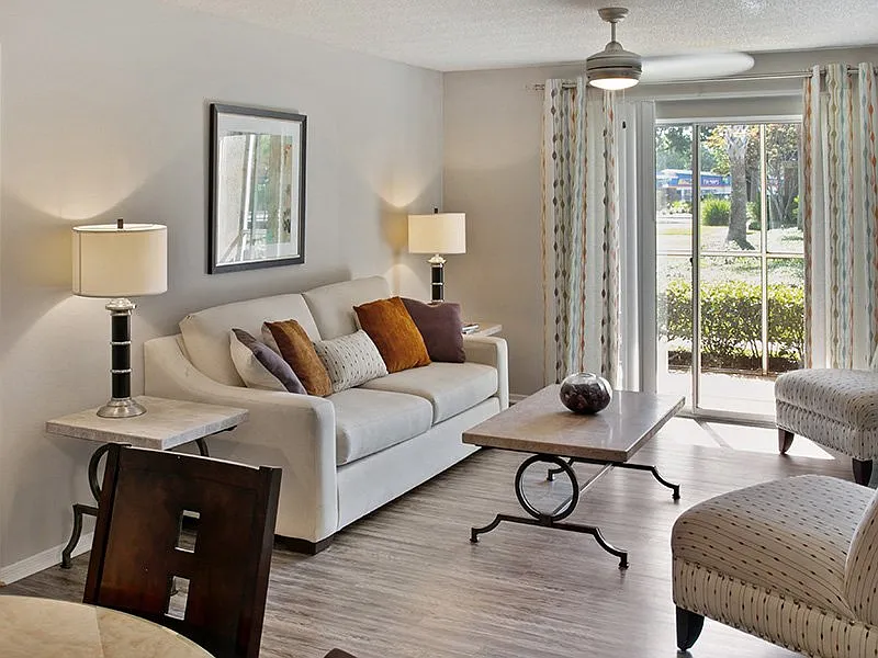 Crestview at Oakleigh Apartments — Photo 4