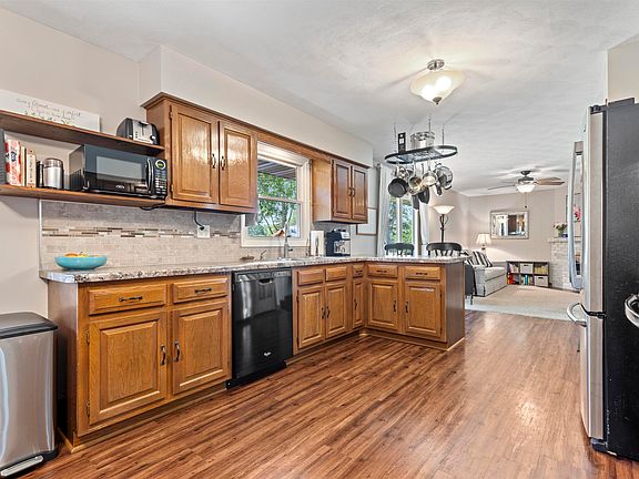 4th image of 3171 Shelburne Dr