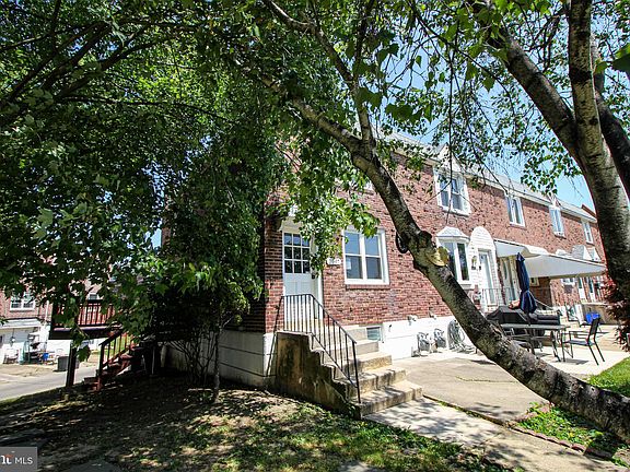2nd image of 1097 N Academy Ave