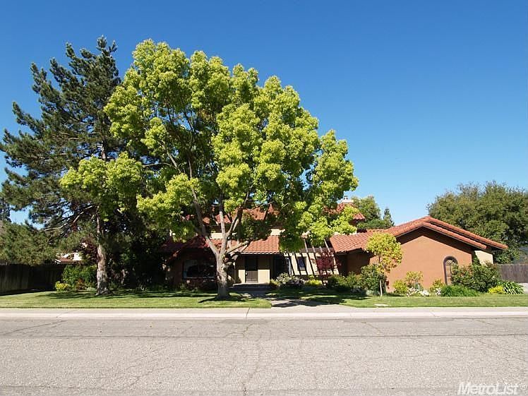 1st image of 9607 Allende Ln