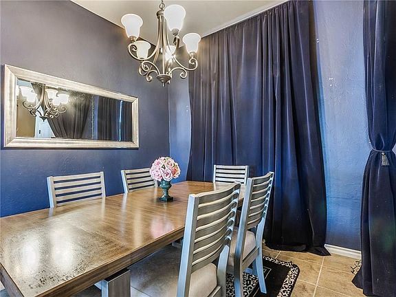 4th image of 1313 Leigh Cir