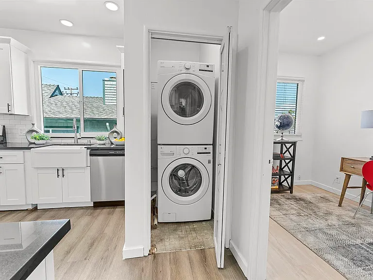 2832 Summit St #1 — Photo 5
