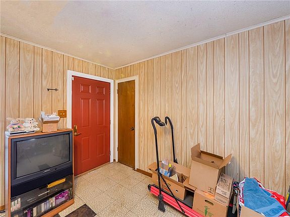 5th image of 9802 Plover Dr