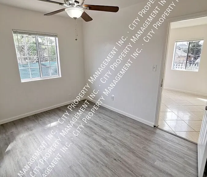2029 Osborn St — Photo 8