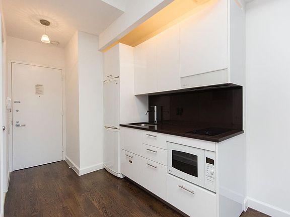 5th image of 212 W 91st St APT 929