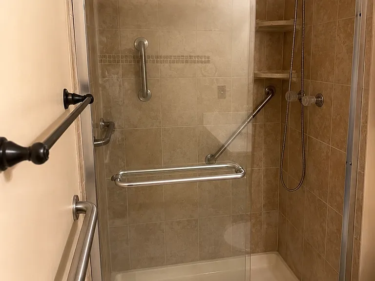 V Cir — Photo 9