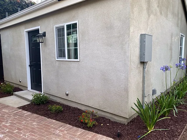 1521 Ramona Ave — Photo 14