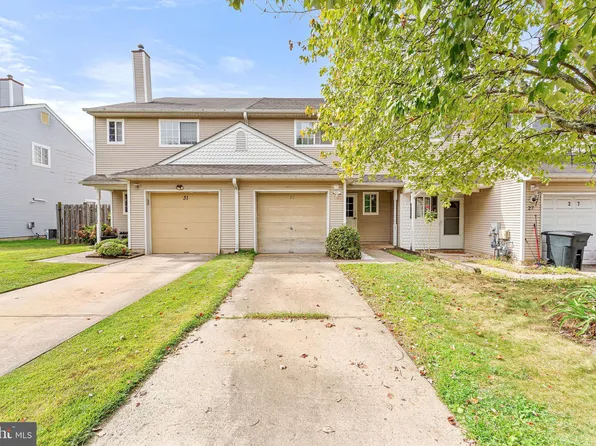 29 Regency Dr, Mount Holly, NJ 08060