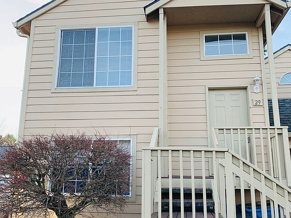 2nd image of 907 SE Park Crest Ave #1B-1Ba-645Sqft