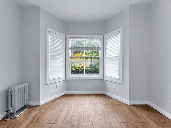 2nd image of 1658 Sacramento St #4