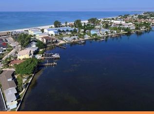 120 9th St N APT 1, Bradenton Beach, FL 34217
