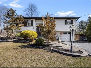 20 Locust Dr, Thiells, NY 10984