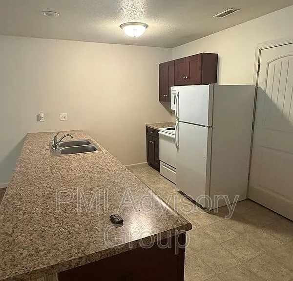 3320 SE Taurus Ave — Photo 3