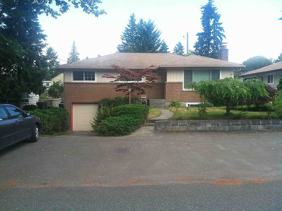 2nd image of 3018 NE 133rd St