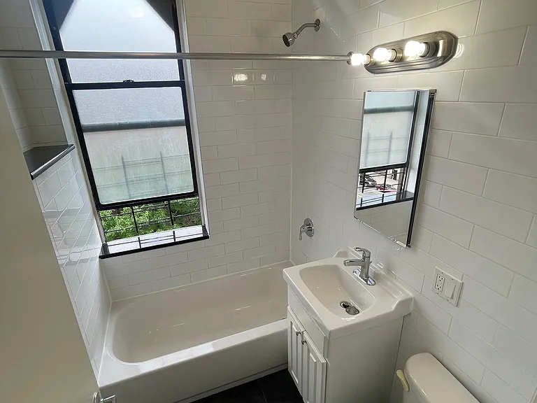 49 Seaman Ave #E1 — Photo 7