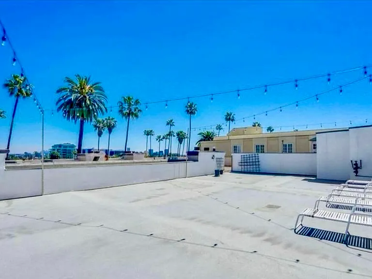 439 N Doheny Dr #107 — Photo 23