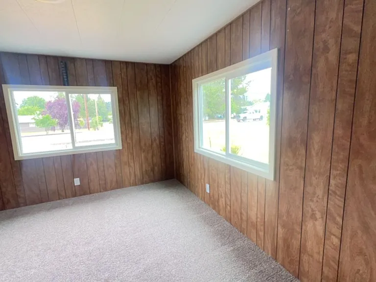 4366.1t - 829 SW West Harbeck Rd. — Photo 11