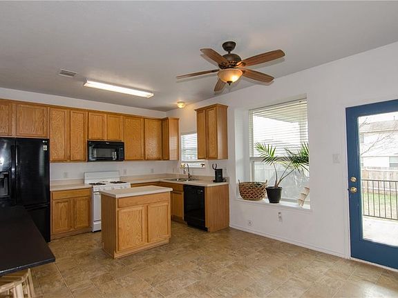 5th image of 1007 Burgess Dr
