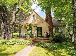 828 Chester Park Dr, Duluth, MN 55812