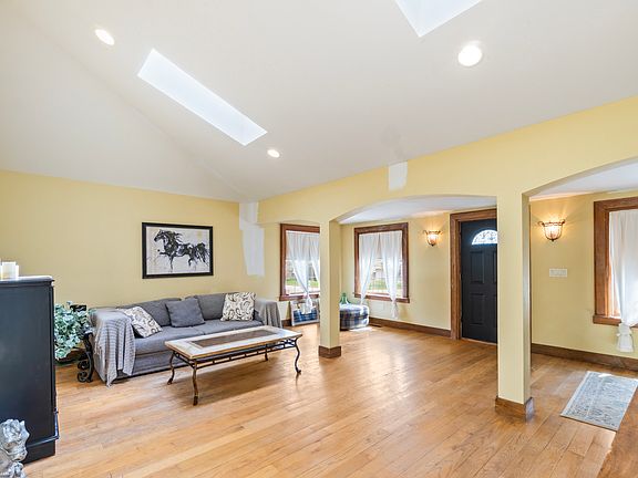 4th image of 1414 N Harrison St