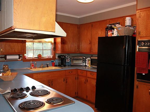 2nd image of 204 New Castle St