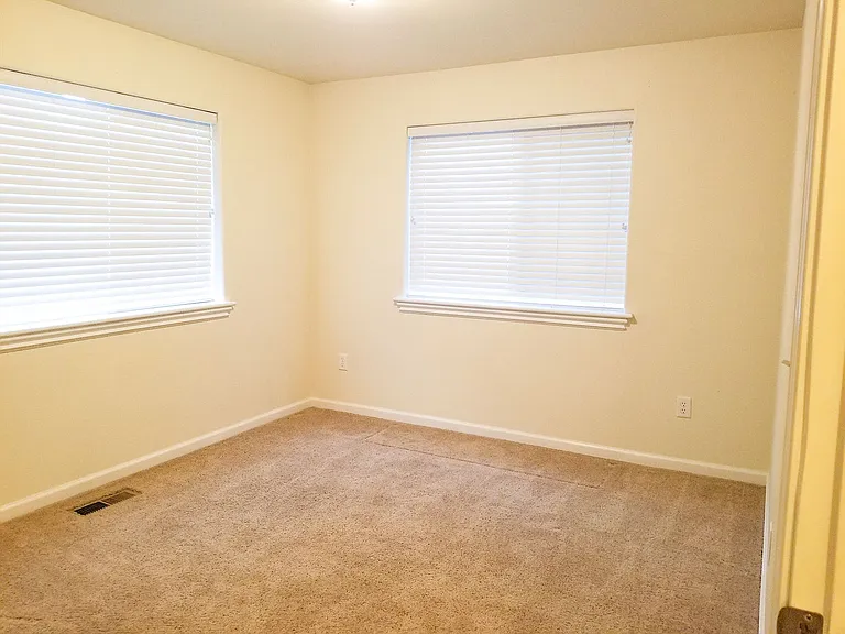 2505 Corona Ave #A — Photo 10