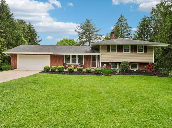 17570 Hicks Rd, Walton Hills, OH 44146