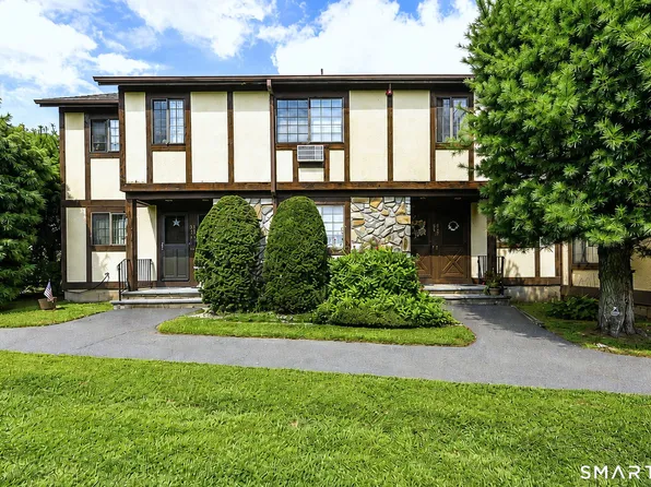 330 Foxwood Lane #330, Milford, CT 06461