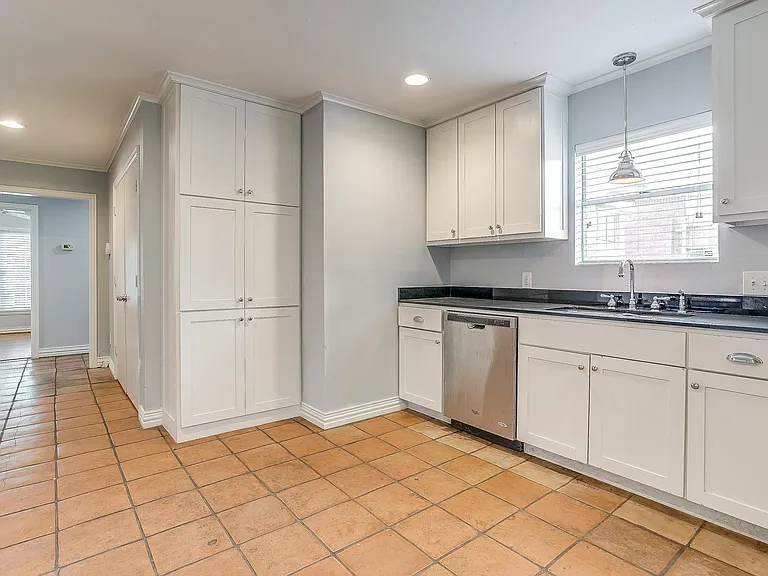 3528 Rogers Ave — Photo 7