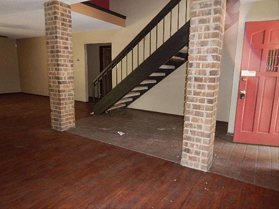 3rd image of 7539 Hyatt St