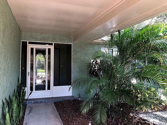 5th image of 2843 Meadow Oak Dr E